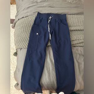 FIGS Kade Cargo Scrub Pants - XS TALL